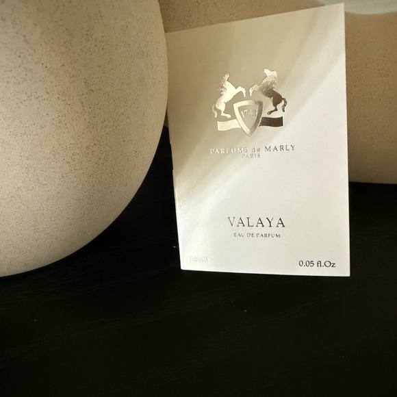 Parfums de Marly Valaya Eau de Parfum Sample - Picture 2 of 3